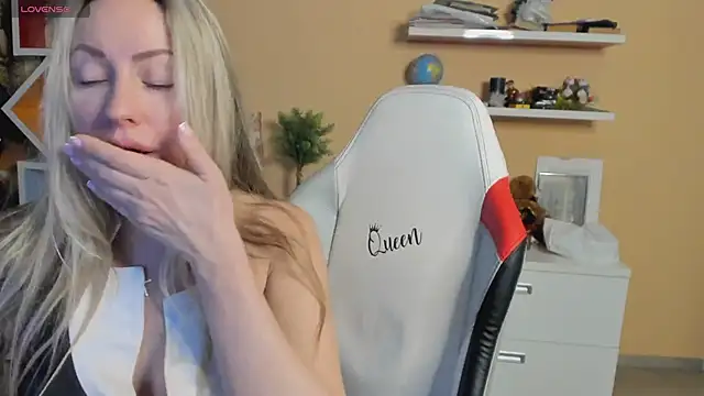 Veola new online show from January 26, 4:30 am