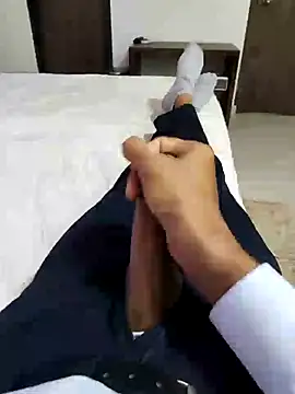 Snapshot of GUJJU_GUJARATI chatting on January 21, 10:52 am GUJJU GUJARATI online show from January 21, 10:52 am