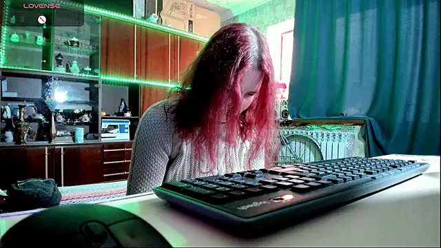 pa1e pr1ncess online show from February 13, 1:15 pm