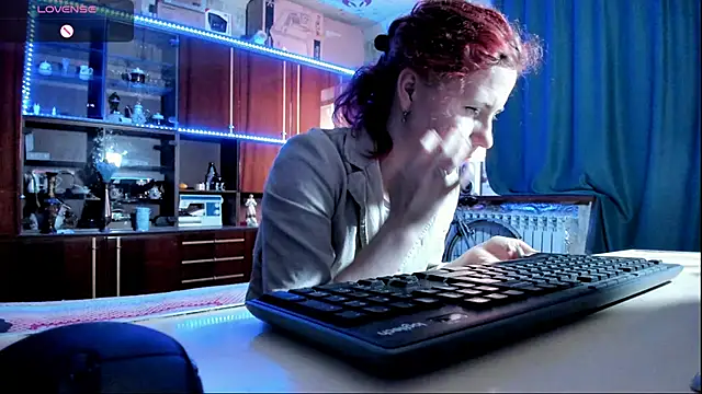 pa1e pr1ncess online show from March 18, 6:25 am