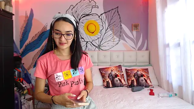 LinzyBaner online show from December 11, 9:34 pm