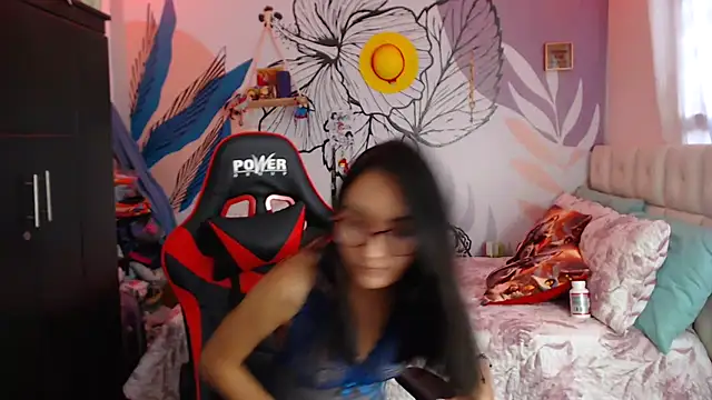 LinzyBaner online show from January 5, 9:57 pm