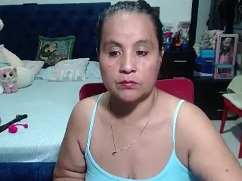 Snapshot of pervert_mommy_ chatting on December 31, 10:48 am pervert mommy  online show from December 31, 10:48 am