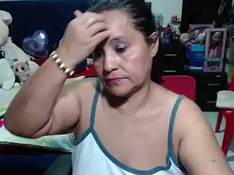 Snapshot of pervert_mommy_ chatting on January 24, 10:32 am pervert mommy  online show from January 24, 10:32 am