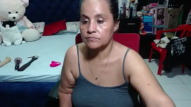Snapshot of pervert_mommy_ chatting on March 1, 1:51 pm pervert mommy  online show from March 1, 1:51 pm