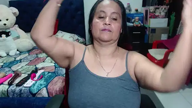 Snapshot of pervert_mommy_ chatting on March 16, 12:11 pm pervert mommy  online show from March 16, 12:11 pm