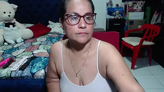 Snapshot of pervert_mommy_ chatting on March 17, 9:55 am pervert mommy  online show from March 17, 9:55 am