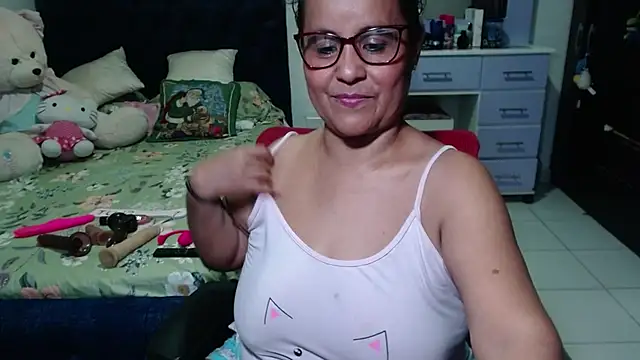 pervert mommy  online show from December 2, 10:49 pm
