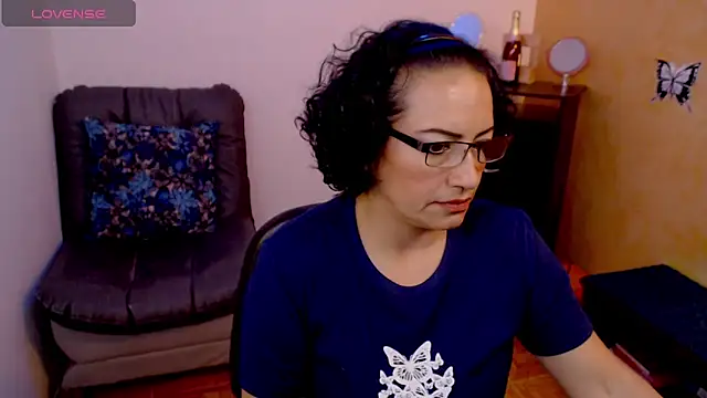 Snapshot of scarlet_wet chatting on December 11, 9:34 pm scarlet wet online show from December 11, 9:34 pm