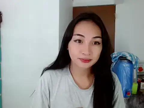 SweetLilly 18 online show from December 5, 10:23 am