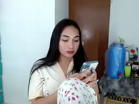 SweetLilly 18 online show from December 5, 6:22 pm