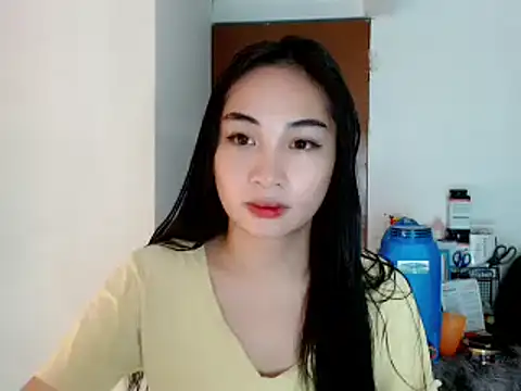 SweetLilly 18 online show from January 2, 11:31 am