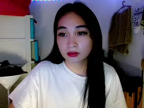 SweetLilly 18 online show from March 23, 5:54 am