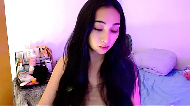 SweetLilly 18 online show from October 25, 2:19 am