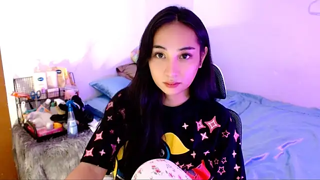 SweetLilly 18 online show from November 11, 2:55 am