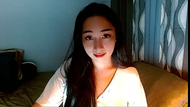 SweetLilly 18 online show from February 25, 12:59 pm