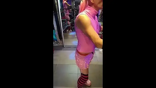 Snapshot of fetishboyzz chatting on September 30, 11:43 pm fetishboyzz online show from September 30, 11:43 pm