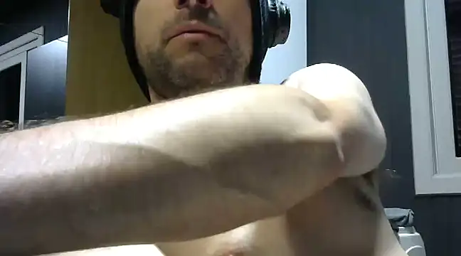 gauchors20 online show from December 29, 10:56 am