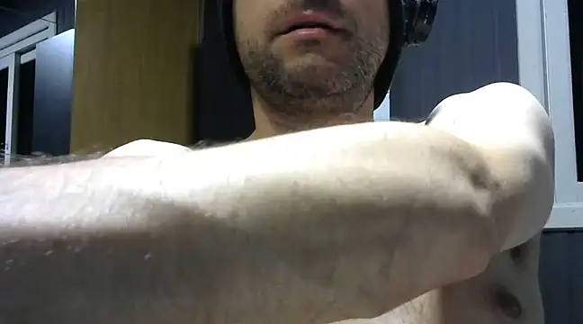 gauchors20 online show from February 8, 3:41 am