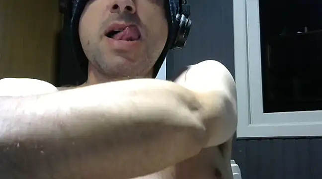 gauchors20 online show from February 18, 2:38 am