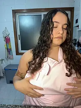 Snapshot of Sweet_sully__ chatting on December 15, 5:53 pm Sweet sully   online show from December 15, 5:53 pm