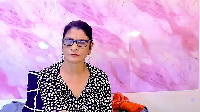 IndianAllure online show from October 20, 5:30 am