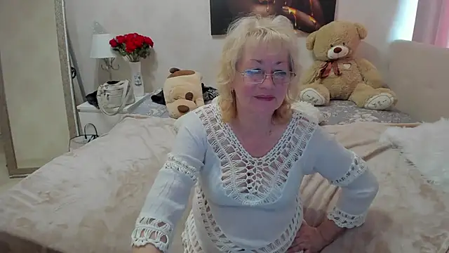 laylaroma online show from October 12, 6:45 am