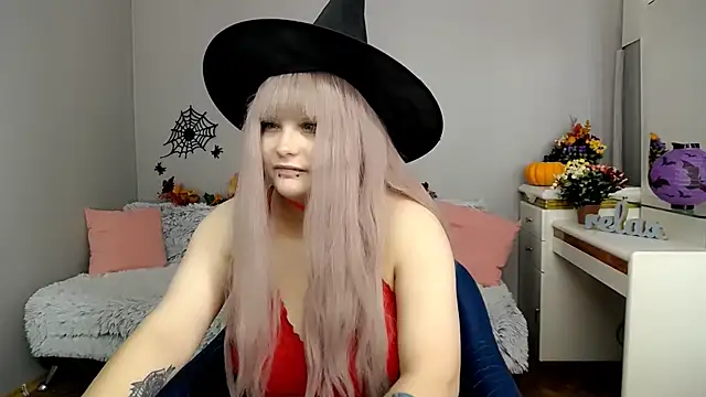 Estheri online show from October 31, 7:09 am