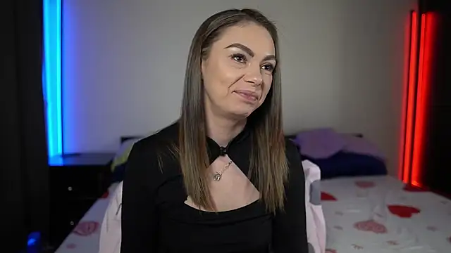 TiffanyPierce online show from February 12, 12:05 am