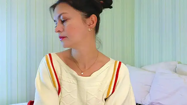  Lily  online show from December 13, 9:13 am