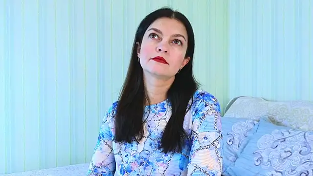  Lily  online show from February 4, 8:13 am