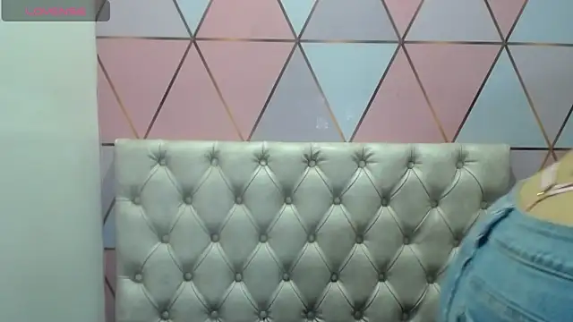 Snapshot of juliana_diaz chatting on February 28, 11:14 am juliana diaz online show from February 28, 11:14 am