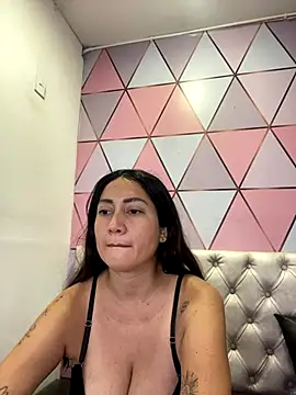 Snapshot of juliana_diaz chatting on October 9, 11:19 am juliana diaz online show from October 9, 11:19 am