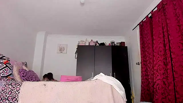 Snapshot of AlondraDiossa03 chatting on January 7, 9:03 pm AlondraDiossa03 online show from January 7, 9:03 pm