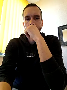 Snapshot of Geiler-boy313 chatting on March 19, 10:11 am Geiler-boy313 online show from March 19, 10:11 am