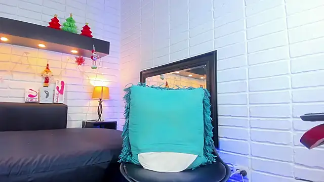 Snapshot of AlanNaughty chatting on December 7, 1:03 am AlanNaughty online show from December 7, 1:03 am