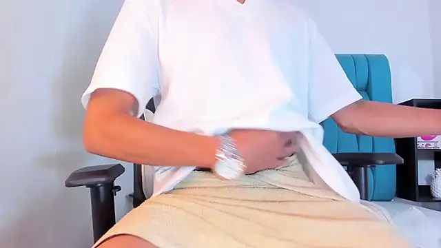 Snapshot of AlanNaughty chatting on February 12, 7:34 am AlanNaughty online show from February 12, 7:34 am