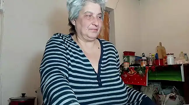 Snapshot of ExquisiteMature chatting on January 25, 2:37 am ExquisiteMature online show from January 25, 2:37 am