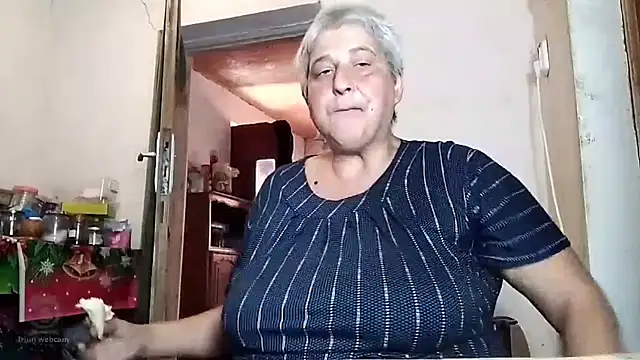 Snapshot of ExquisiteMature chatting on September 24, 10:29 am ExquisiteMature online show from September 24, 10:29 am