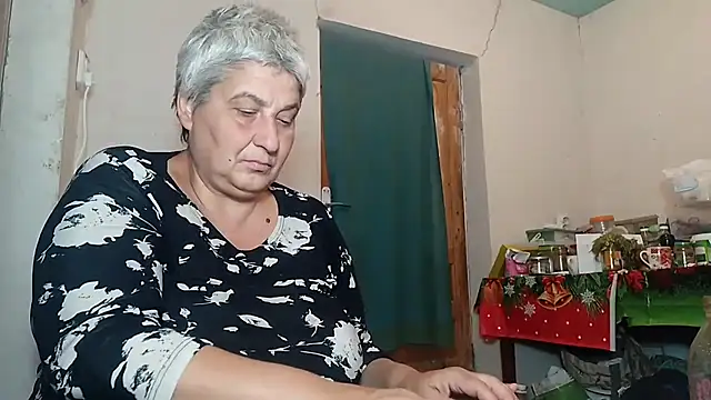 Snapshot of ExquisiteMature chatting on October 12, 10:31 pm ExquisiteMature online show from October 12, 10:31 pm