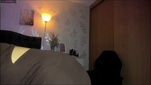 Snapshot of alejandrarosse__ chatting on June 23, 10:19 pm alejandrarosse online show from June 23, 10:19 pm