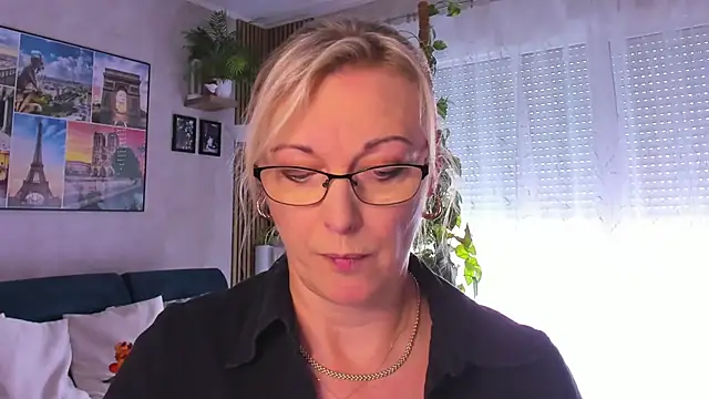 vanessa chat online show from September 9, 1:21 pm