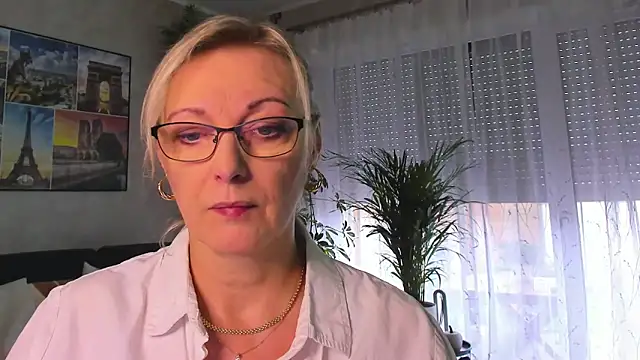 vanessa chat online show from October 14, 1:23 pm