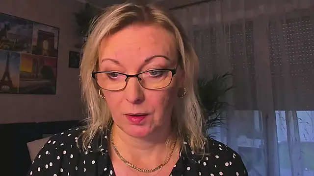 vanessa chat online show from November 25, 2:17 pm