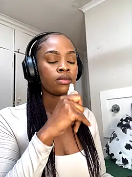 LuciousLips96 online show from September 20, 9:54 am