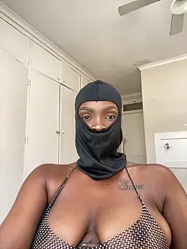 LuciousLips96 online show from February 26, 9:30 am