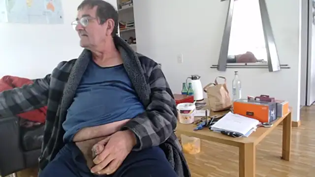 silvio-aus-luzern-CH online show from April 3, 8:34 am