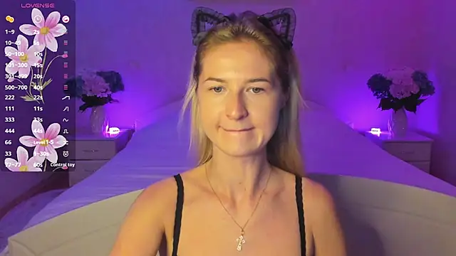 AnnaCarrera online show from September 16, 6:20 pm