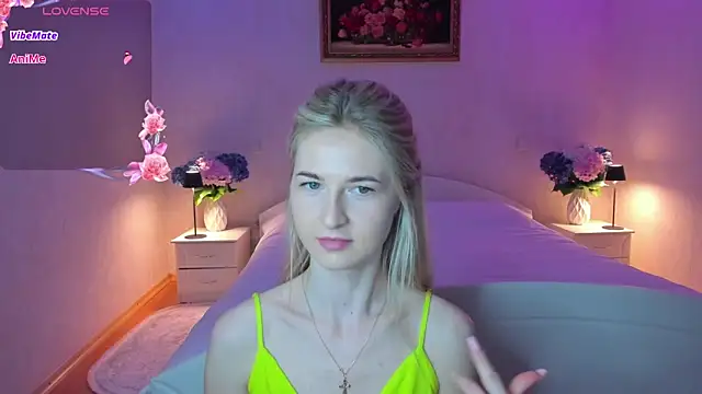 Snapshot of AnnaCarrera chatting on June 20, 8:22 pm AnnaCarrera online show from June 20, 8:22 pm