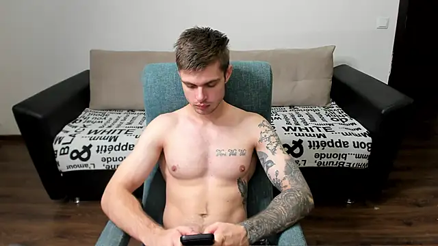 maks wolfis online show from December 13, 12:50 pm